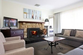 Harrigan's Irish Pub & Accommodation - Surfers Gold Coast 2