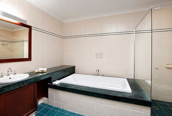 Harrigan's Irish Pub & Accommodation - Surfers Gold Coast 7