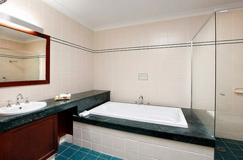 Harrigan's Irish Pub & Accommodation - Surfers Gold Coast 8