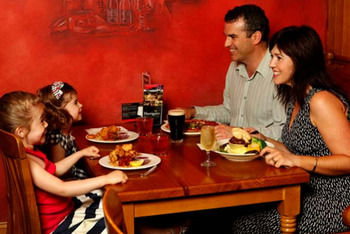 Harrigan's Irish Pub & Accommodation - Surfers Gold Coast 11