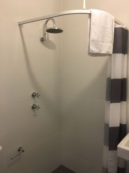 Base Sydney - Backpacker - Surfers Gold Coast 11