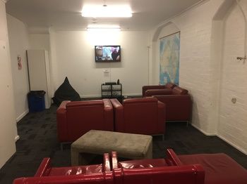 Base Sydney - Backpacker - Surfers Gold Coast 19