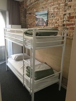 Base Sydney - Backpacker - Surfers Gold Coast 27