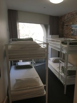 Base Sydney - Backpacker - Surfers Gold Coast 28