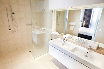 Larmont Sydney By Lancemore - Surfers Gold Coast 1