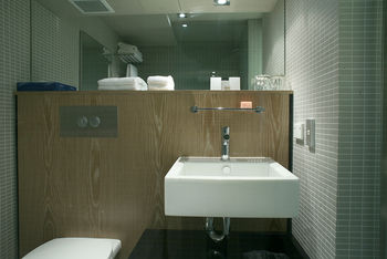 Larmont Sydney By Lancemore - Surfers Gold Coast 3