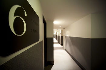 Larmont Sydney By Lancemore - Surfers Gold Coast 5