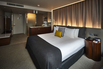 Larmont Sydney By Lancemore - Surfers Gold Coast 14