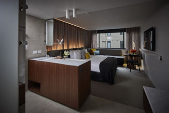 Larmont Sydney By Lancemore - Surfers Gold Coast 16