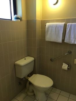El Lago Waters Motel - Surfers Gold Coast 13
