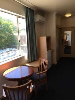 El Lago Waters Motel - Surfers Gold Coast 25
