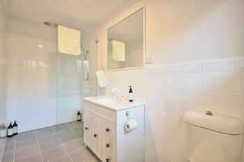 Dolphin Sands - Surfers Gold Coast 3