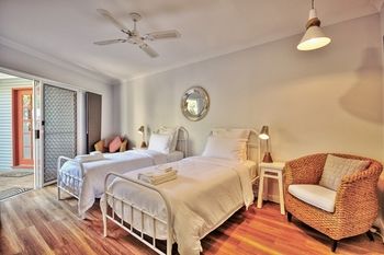 Dolphin Sands - Surfers Gold Coast 9