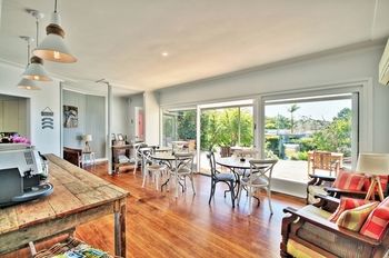 Dolphin Sands - Surfers Gold Coast 13