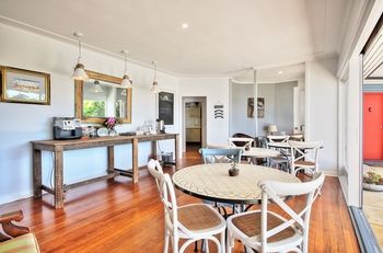 Dolphin Sands - Surfers Gold Coast 14