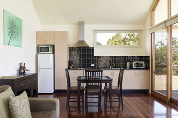 Yering Gorge Cottages By The Eastern Golf Club - Surfers Gold Coast 7