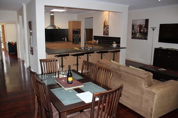 Yering Gorge Cottages By The Eastern Golf Club - Surfers Gold Coast 22