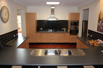 Yering Gorge Cottages By The Eastern Golf Club - Surfers Gold Coast 23