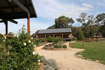 Yering Gorge Cottages By The Eastern Golf Club - Surfers Gold Coast 4