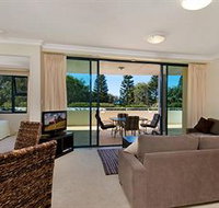 Santorini Twin Waters - Surfers Gold Coast