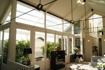 Andre's Mews Luxury Serviced Apartments - Surfers Gold Coast 1