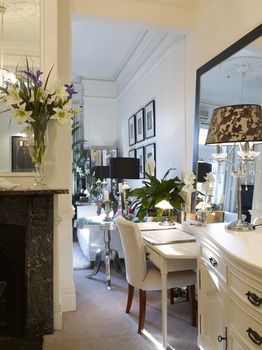 Andre's Mews Luxury Serviced Apartments - Surfers Gold Coast 9