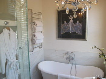 Andre's Mews Luxury Serviced Apartments - Surfers Gold Coast 17