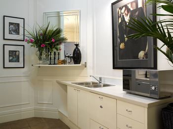 Andre's Mews Luxury Serviced Apartments - Surfers Gold Coast 59