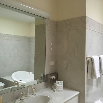 Eltham Gateway Hotel - Surfers Gold Coast 3