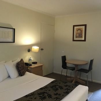Eltham Gateway Hotel - Surfers Gold Coast 11