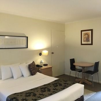 Eltham Gateway Hotel - Surfers Gold Coast 13