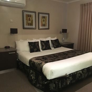 Eltham Gateway Hotel - Surfers Gold Coast 18