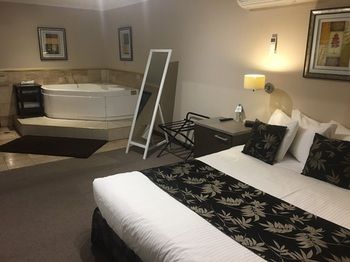 Eltham Gateway Hotel - Surfers Gold Coast 52