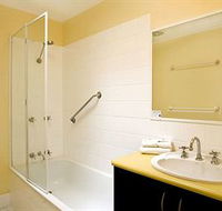 Beach Breakers Resort - Surfers Gold Coast