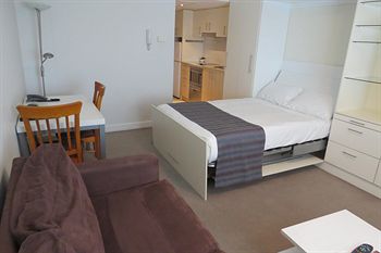 Waldorf Pennant Hills Apartment Hotel - Surfers Gold Coast 0