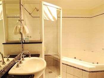 Waldorf Randwick Serviced Apartments - Surfers Gold Coast 0