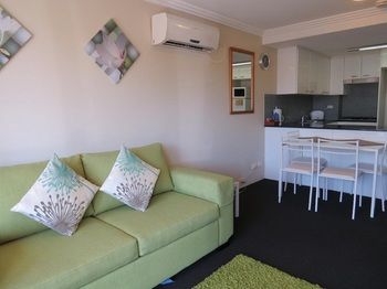 Waldorf Randwick Serviced Apartments - Surfers Gold Coast 12