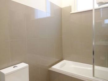 Naughtons Parkville Hotel - Surfers Gold Coast 6