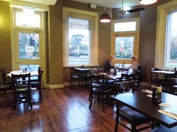 Naughtons Parkville Hotel - Surfers Gold Coast 8