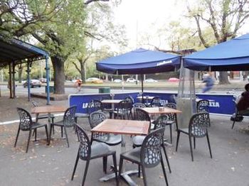 Naughtons Parkville Hotel - Surfers Gold Coast 13