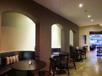 Naughtons Parkville Hotel - Surfers Gold Coast 21