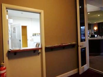 Naughtons Parkville Hotel - Surfers Gold Coast 26