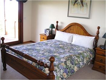 Valley Of The Waters B&B - Surfers Gold Coast 1