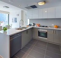 Zara Tower - Luxury Suites and Apartments - Surfers Gold Coast