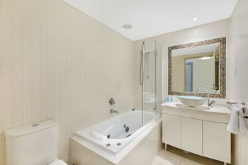 Sandy Cove Apartments - Surfers Gold Coast 8