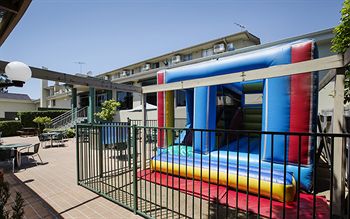 Pritchards Hotel - Surfers Gold Coast 5