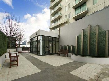 Alpha Apartments Melbourne - Surfers Gold Coast 4