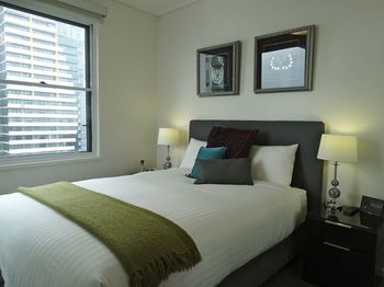 Alpha Apartments Melbourne - Surfers Gold Coast 10
