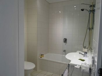 Alpha Apartments Melbourne - Surfers Gold Coast 23