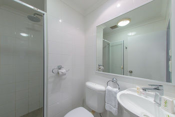 Quality Hotel CKS Sydney Airport - Surfers Gold Coast 0